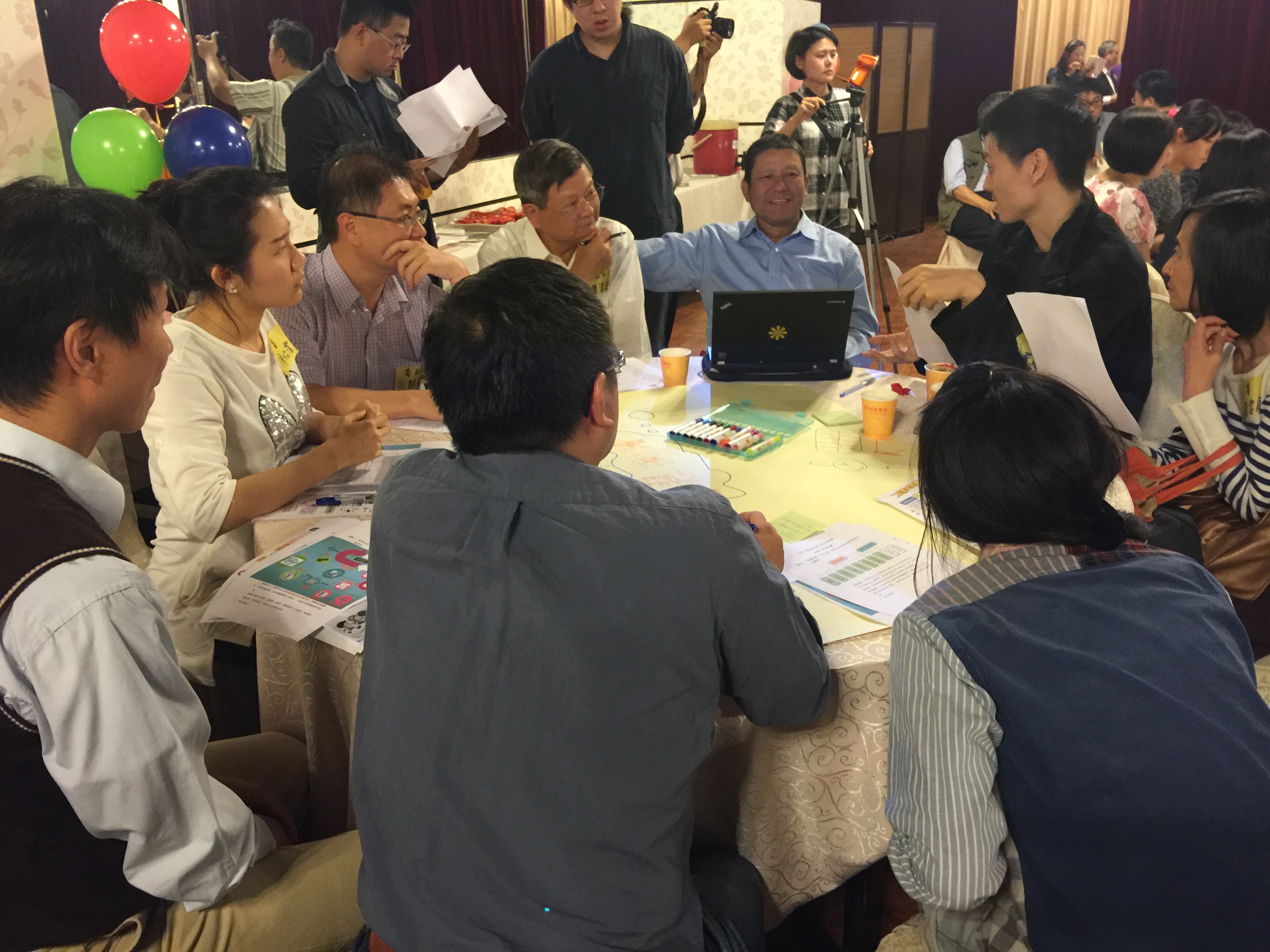 　　　　　　社會各界共同參與討論